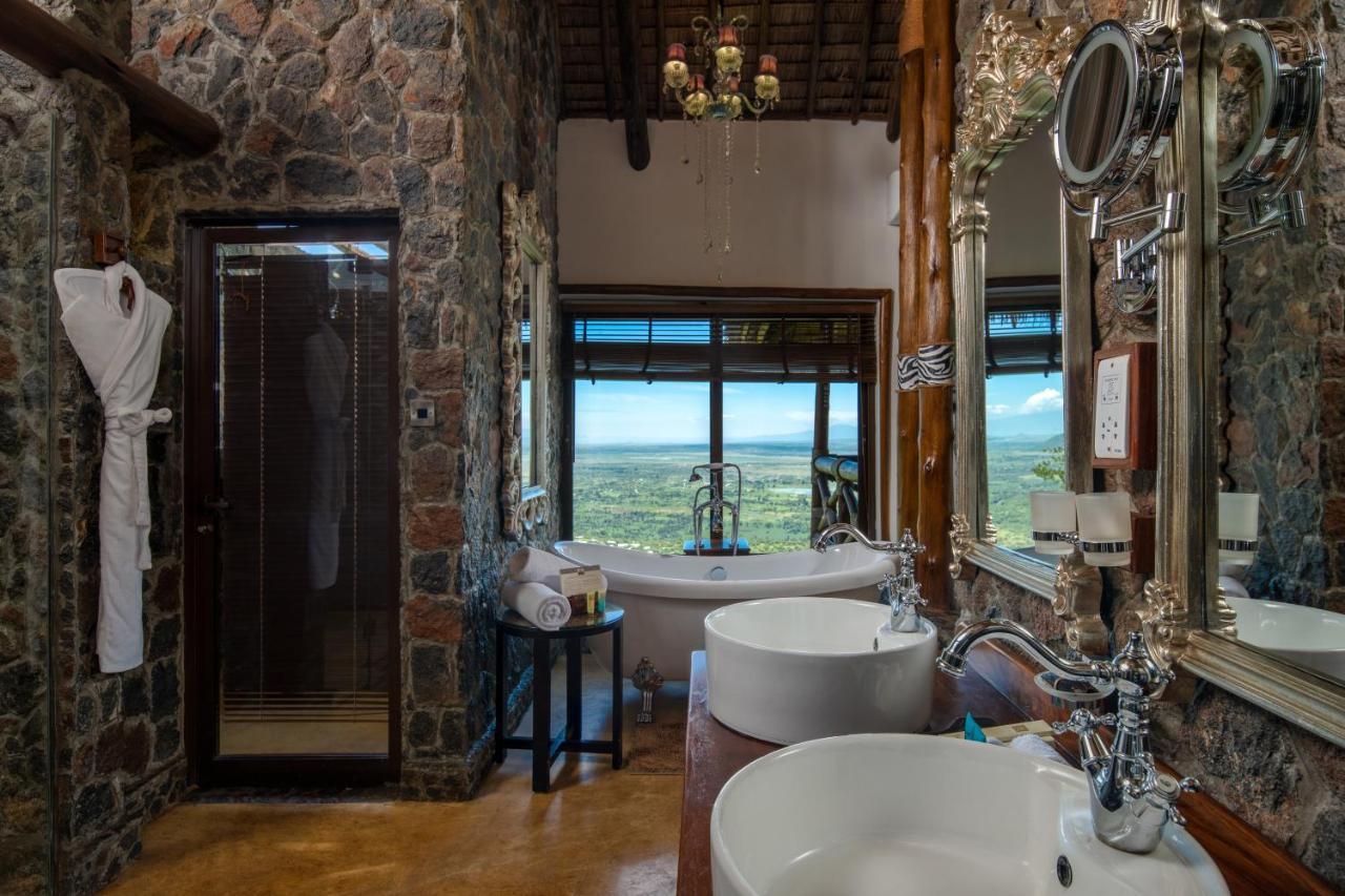 Lake Manyara Kilimamoja Lodge Mto wa Mbu Buitenkant foto